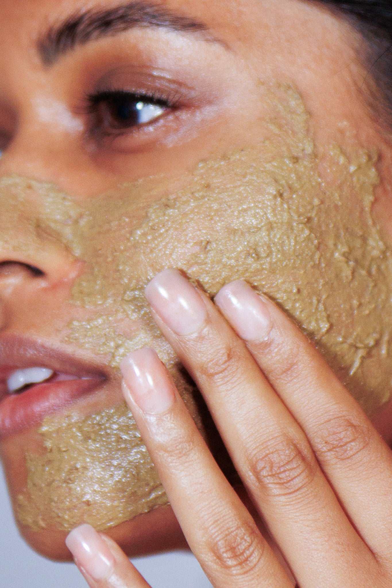 GOLDEN DUST - Ayurvedic Brightening Facial Polish + Mask